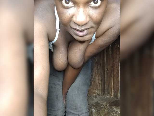 Kenyansexy live cam on BongaCams