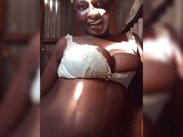 Kenyansexy live cam on BongaCams