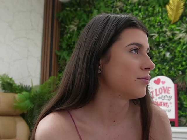 18Brook live cam on BongaCams