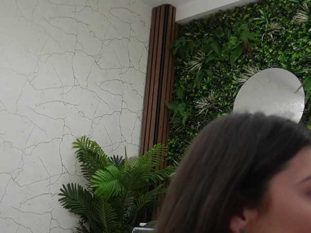 18Brook live cam on BongaCams