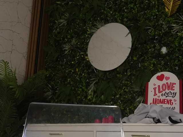 18Brook live cam on BongaCams