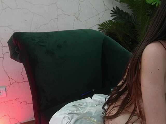 18Brook live cam on BongaCams