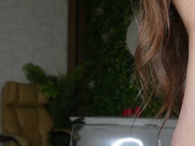 18Brook live cam on BongaCams