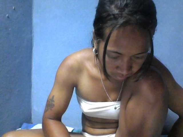 Rose-Bler live cam on BongaCams
