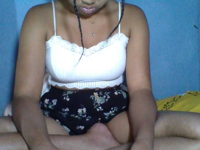 Rose-Bler live cam on BongaCams