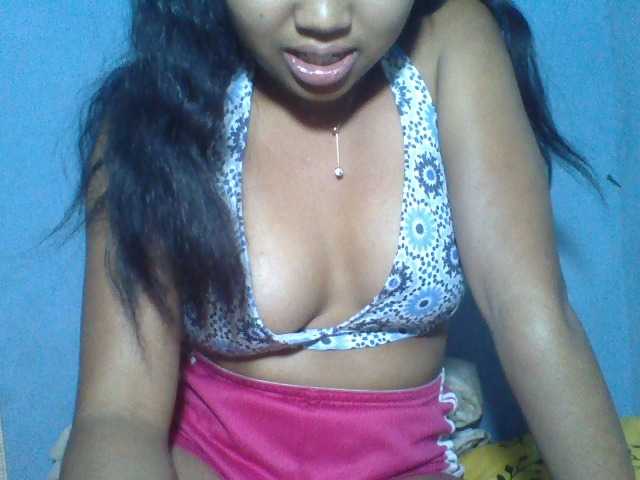 Rose-Bler live cam on BongaCams