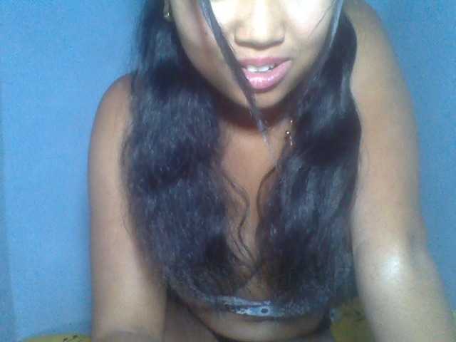 Rose-Bler live cam on BongaCams