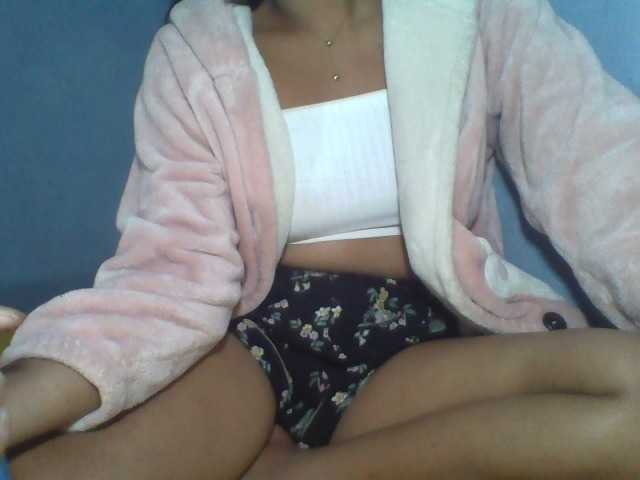 Rose-Bler live cam on BongaCams