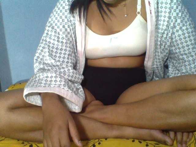 Rose-Bler live cam on BongaCams