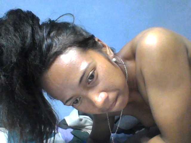 Rose-Bler live cam on BongaCams