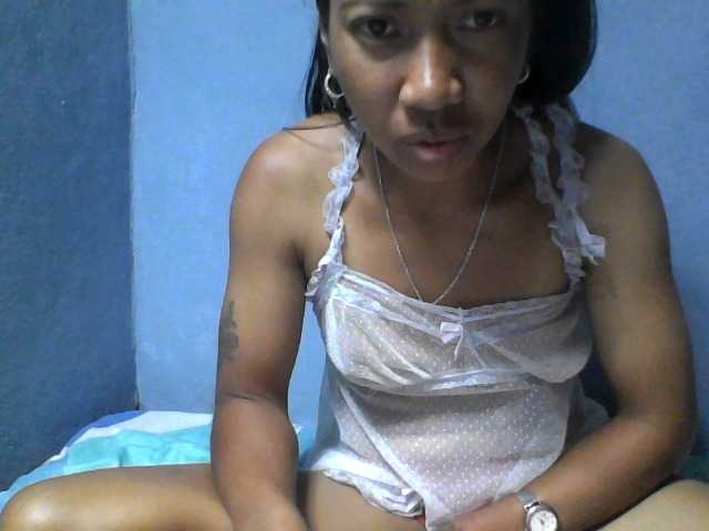 Rose-Bler live cam on BongaCams