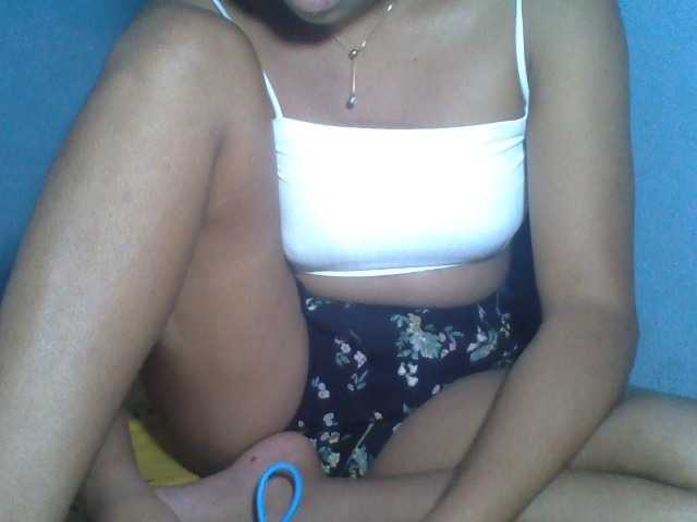 Rose-Bler live cam on BongaCams