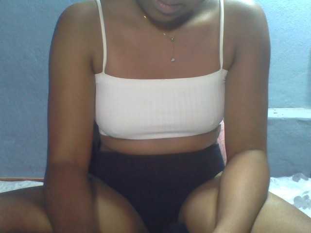 Rose-Bler live cam on BongaCams