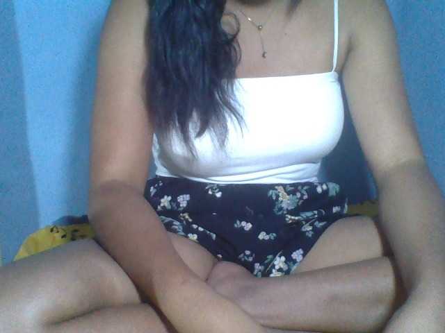 Rose-Bler live cam on BongaCams