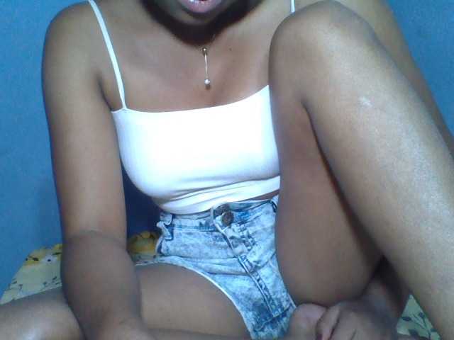 Rose-Bler live cam on BongaCams