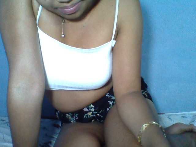 Rose-Bler live cam on BongaCams