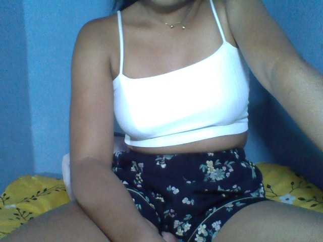 Rose-Bler live cam on BongaCams