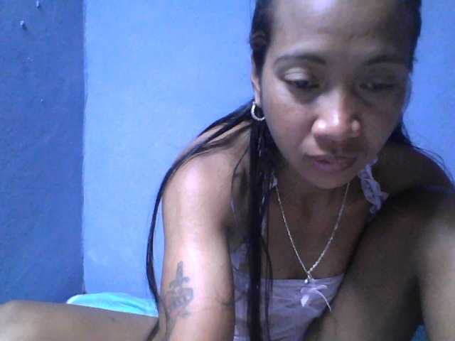Rose-Bler live cam on BongaCams
