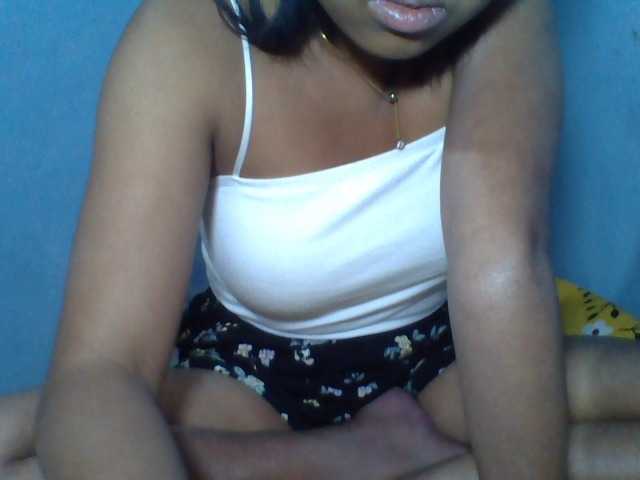 Rose-Bler live cam on BongaCams