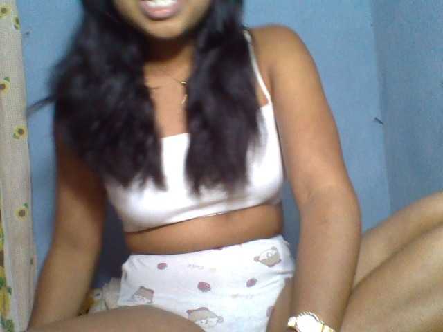 Rose-Bler — live female cam