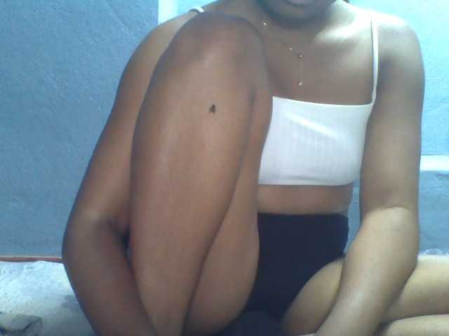 Rose-Bler live cam on BongaCams