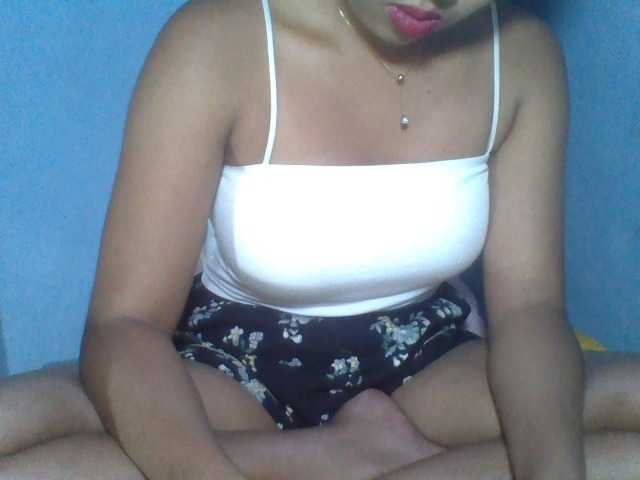 Rose-Bler live cam on BongaCams