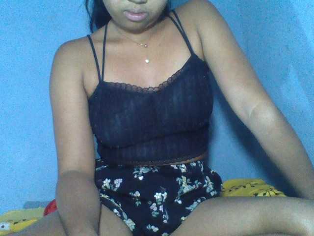 Rose-Bler, live now on BongaCams