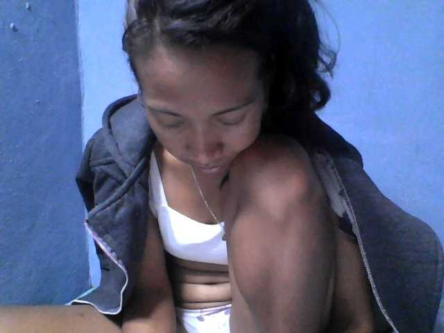 Rose-Bler live cam on BongaCams
