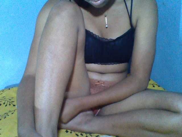 Rose-Bler live cam on BongaCams