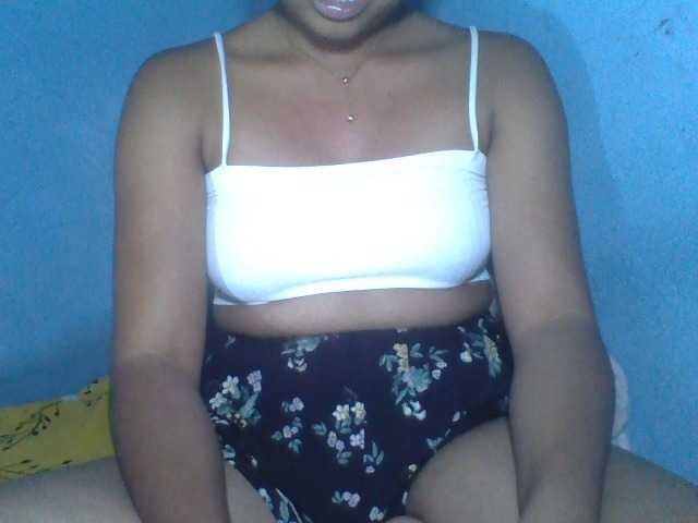 Rose-Bler live cam on BongaCams