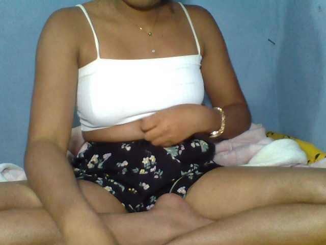 Rose-Bler live cam on BongaCams