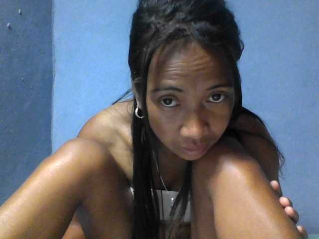 Rose-Bler live cam on BongaCams