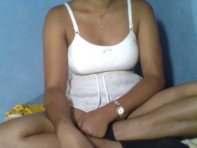 Rose-Bler live cam on BongaCams