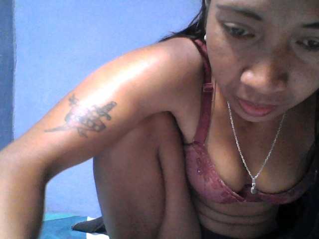 Rose-Bler live cam on BongaCams