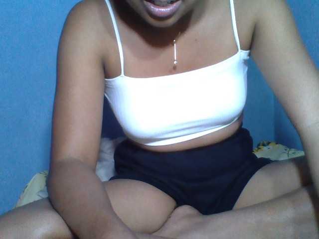 Rose-Bler live cam on BongaCams
