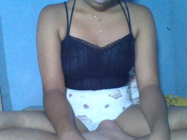 Rose-Bler live cam on BongaCams
