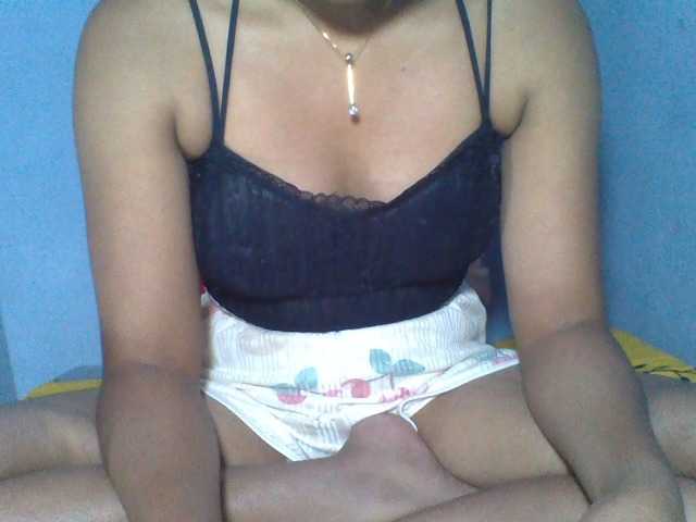 Rose-Bler live cam on BongaCams