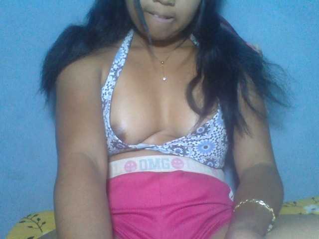 Rose-Bler live cam on BongaCams