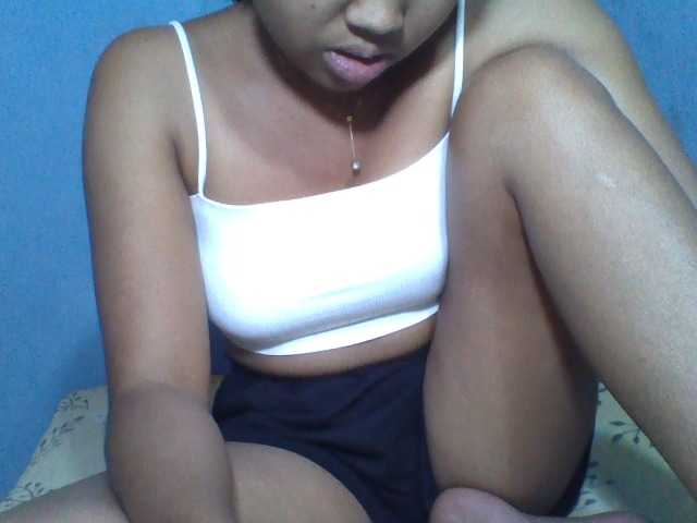 Rose-Bler live cam on BongaCams