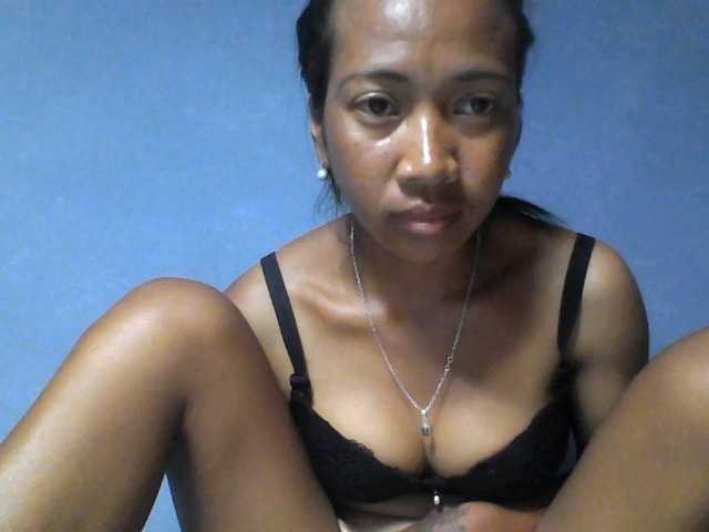 Rose-Bler live cam on BongaCams