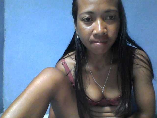 Rose-Bler live cam on BongaCams