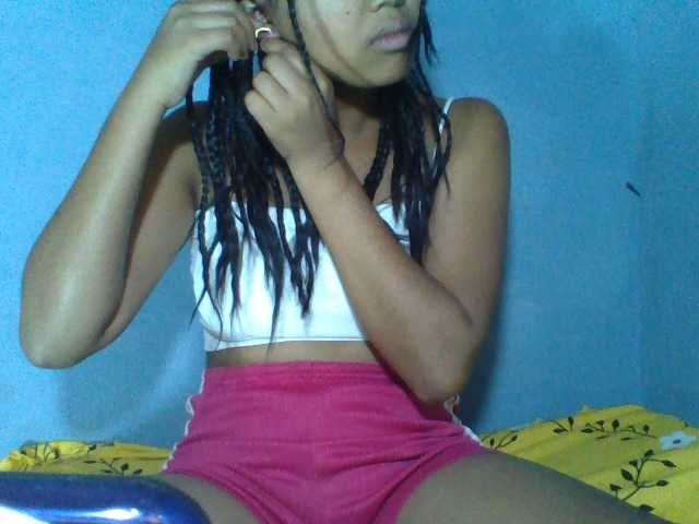 Rose-Bler live cam on BongaCams