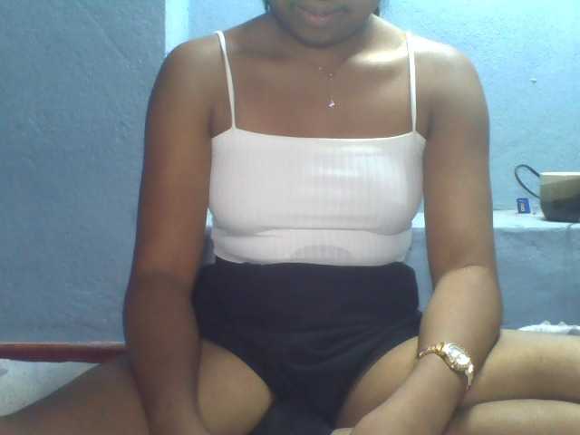 Rose-Bler live cam on BongaCams