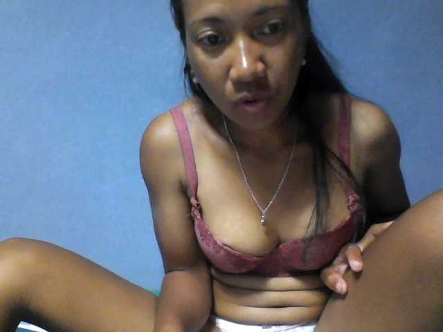 Rose-Bler live cam on BongaCams