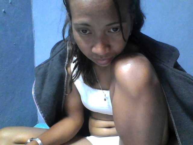 Rose-Bler live cam on BongaCams
