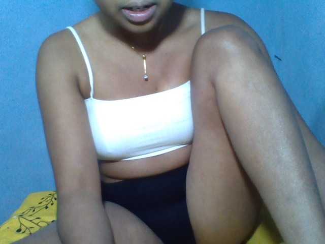 Rose-Bler live cam on BongaCams