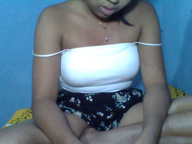 Rose-Bler live cam on BongaCams