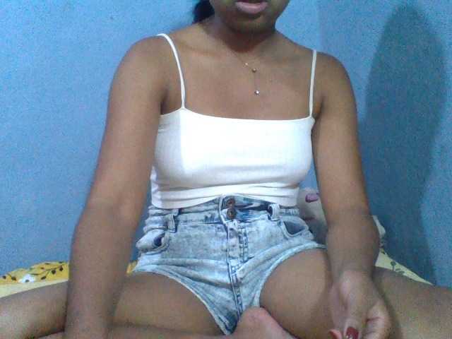 Rose-Bler live cam on BongaCams