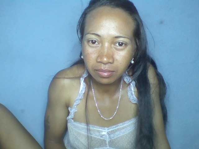 Rose-Bler live cam on BongaCams