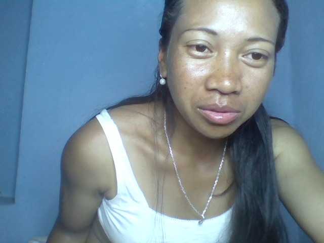 Rose-Bler live cam on BongaCams